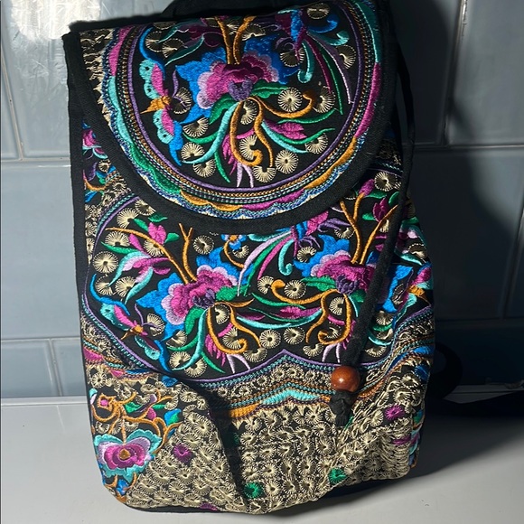 Floral Embroidered Women's Backpack - Picture 1 of 6